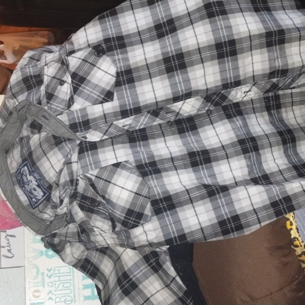 Short sleeve plad shirt